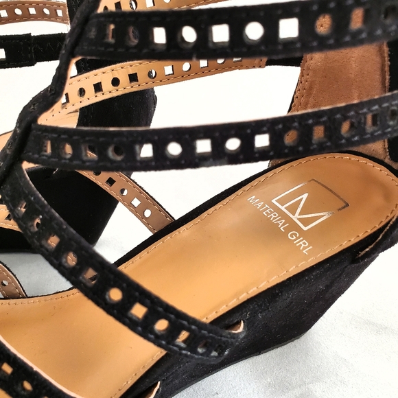 Material Girl NWT Black Gladiator Sandals - Picture 5 of 8